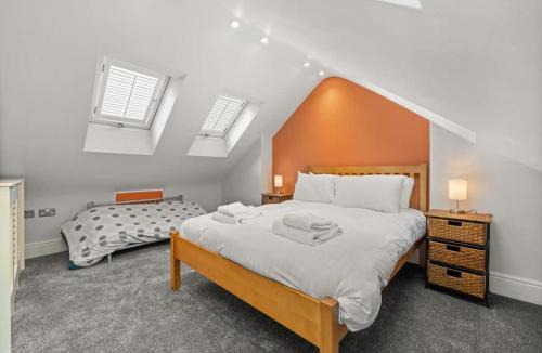Reading City Centre House | Reading Modern Home by the Thames