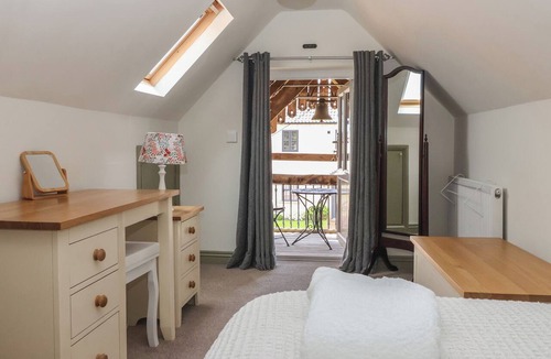 Leven Cottage | Redwoods