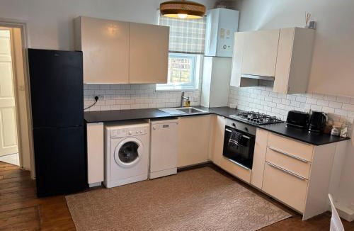 London Borough of Hounslow Apartment | Reem properties