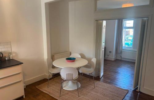London Borough of Hounslow Apartment | Reem properties