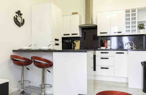 Newton Apartment | Refreshing Modern Apartment in Linlithgow