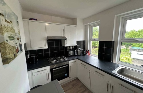 Llanrwst Apartment | Refurbished 2BR Flat in Historic Welsh Market Town