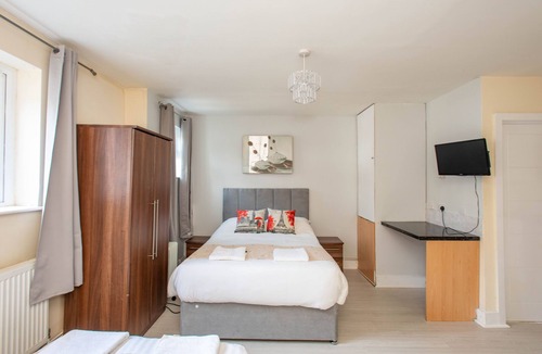 London Borough of Bromley Apartment | *REFURBISHED* Studio (1) 25 mins to London Bridge