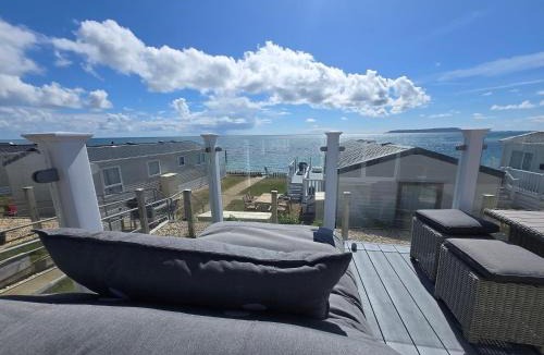 Holworth Resort | Regal Beachside pitch 22 Creek Caravan Park, dog friendly