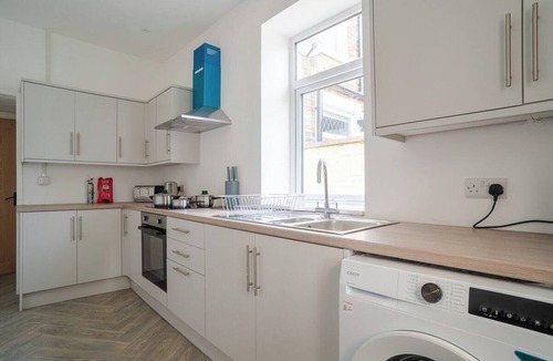 Burnley House | Relax at Raglan @ Burnley 3BR Home | Parking