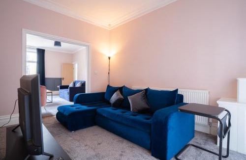 Burnley House | Relax at Raglan Burnley 3BR Home with Parking