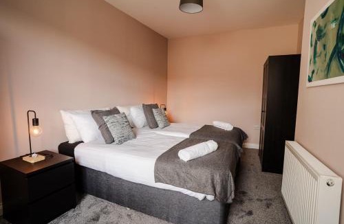 Burnley House | Relax at Raglan Burnley 3BR Home with Parking