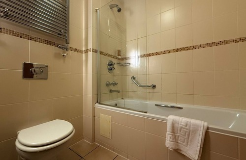 Blaby Hotel | Relaxing Executive Double Room with Sofa in Blaby