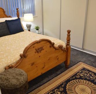 Sutton Coldfield Apartment | Relaxing King bed retreat