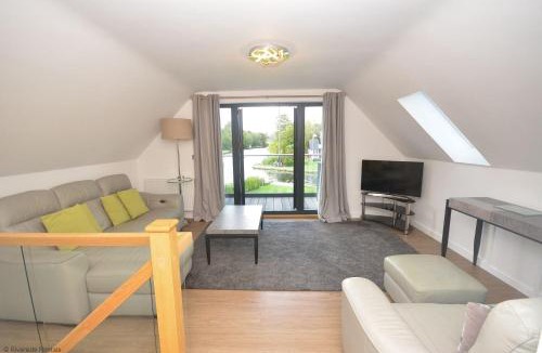 Wroxham House | Rendezvous - stunning corner plot on the main river in Wroxham