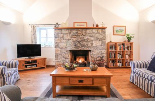 Rhoscolyn House | Rhyd Y Bont Bach