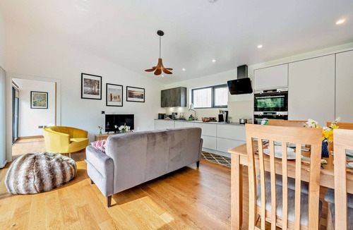 Beckley House | River Birch - Two Bedroom House, Sleeps 4