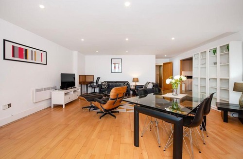 Vauxhall Apartment | River View 2 Bed