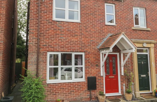 Ripon Cottage | RIVER VIEW, pet friendly, with a garden in Ripon