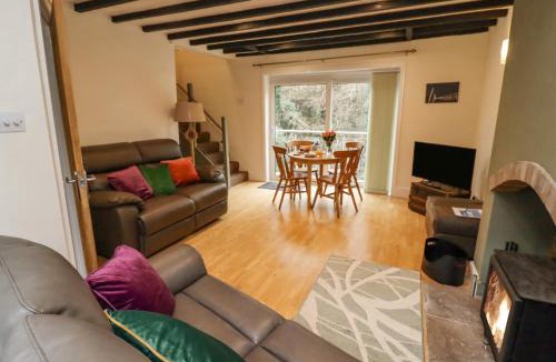 Grosmont House | Riverbank View