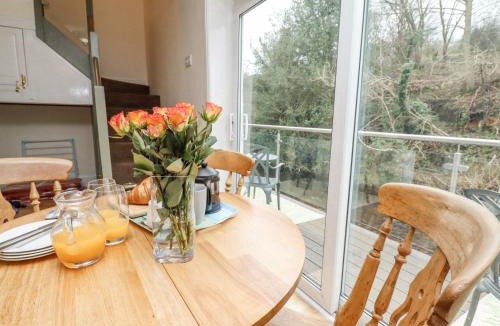 Grosmont House | Riverbank View