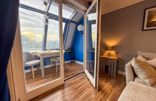 Glasgow Westend Apartment | Riverside 1bd - Balcony & Parking Hydro SECC