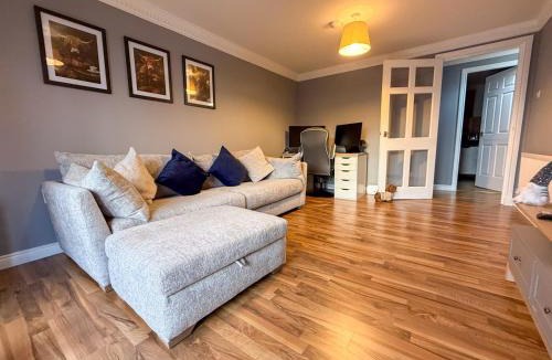 Glasgow Westend Apartment | Riverside 1bd - Balcony & Parking Hydro SECC