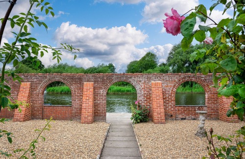 Beccles House | Riverside Lodge - Two Bedroom House, Sleeps 4