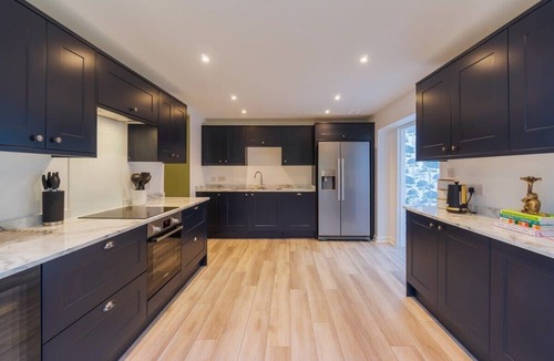 Windsor House | Riverside Retreat| Sauna & Pool - By Tempstay