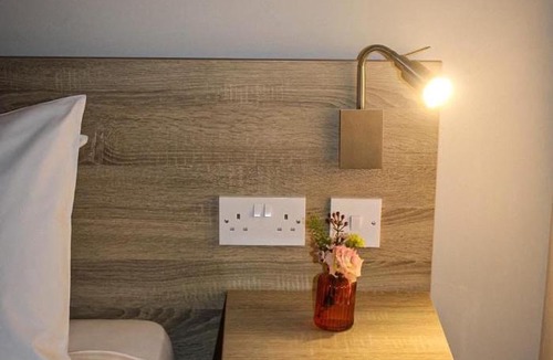 Perth Cabin | Riverstone Lodge Hotel