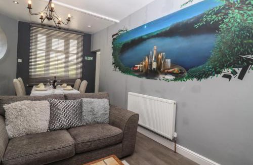 Denholme House | Rock Hollow