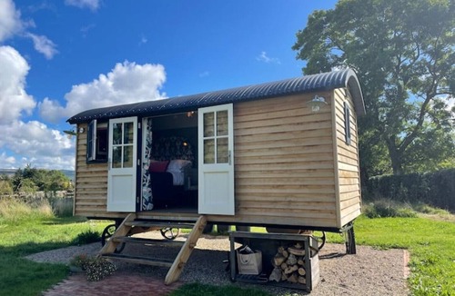 Mickleton Cabin | Romantic Escape with Hot Tub, Barnard Castle