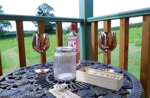 Pentrefelin Cabin | Romantic Shepherd's Hut with hot tub. Ultimate Luxury experience.
