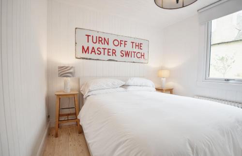 Kirriemuir House | Romantic Tin House Retreat in the Angus Glens