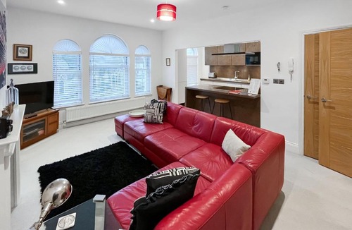 St Leonards-On-Sea Apartment | Rooftops No83