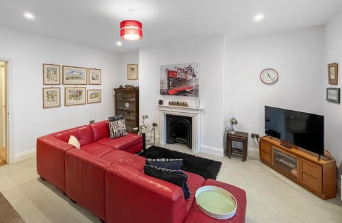 St Leonards-On-Sea Apartment | Rooftops No83