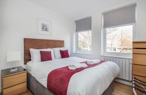 Leatherhead Apartment | Roomspace Serviced Apartments - Swan House