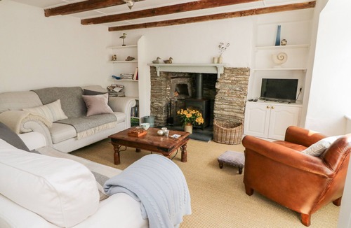 Egloshayle Cottage | ROSE COTTAGE, pet friendly, character holiday cottage in Wadebridge