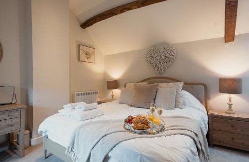 Upper Oddington House | Rose End Cottage, a Luxury Getaway
