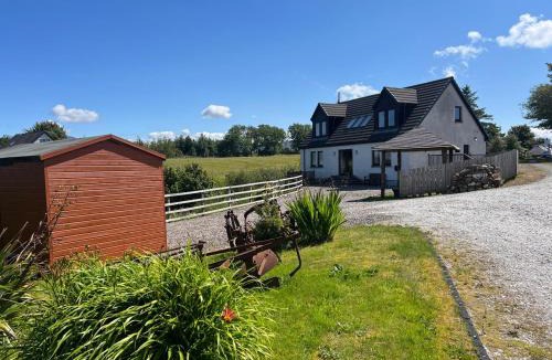 Breakish House | Roselea