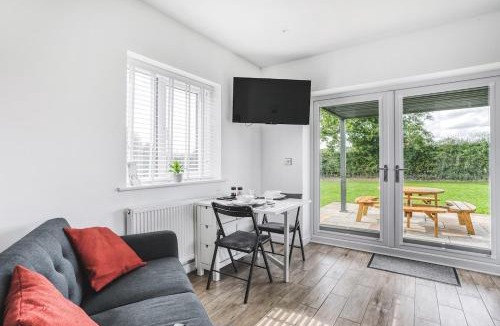 Radbourne House | Rowan Lodge