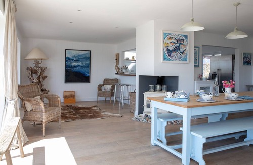 East Wittering Cottage | Rox: Luxury West Wittering Beachfront Home – Sleeps 12, 5 Bedrooms