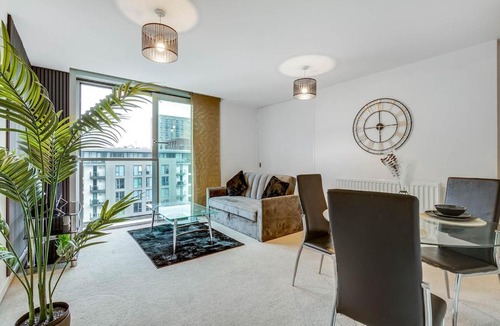 Central Milton Keynes Apartment | Ruby City Stay Apartment CMK Free Parking