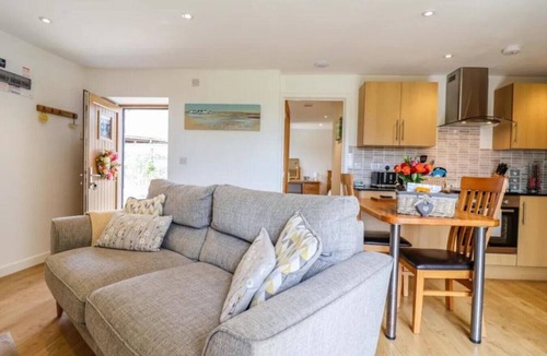 Saltash Cottage | Rural Cornish Retreat with Wood Burner & Countryside Views