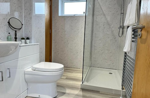 Windsor City Centre Apartment | Russell Street - Studio by Accommodation Windsor