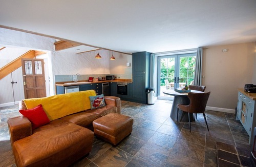 Bryngwran Cottage | Rustic Couples Retreat | Hot Tub | Private Estate