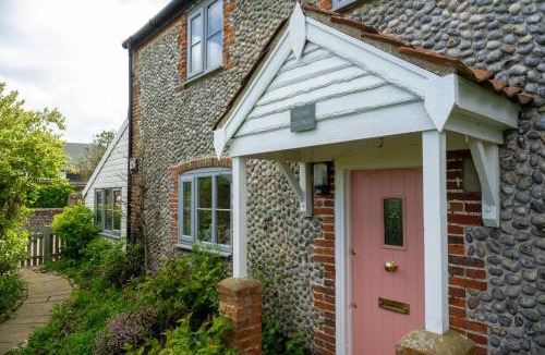 Bacton House | Ruthie Cottage