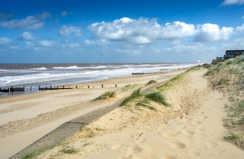 Bacton House | Ruthie Cottage