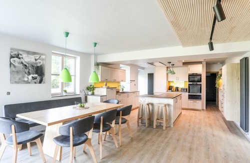Llanddeiniolen House | RYNYS, pet friendly, luxury holiday cottage in Llanrug