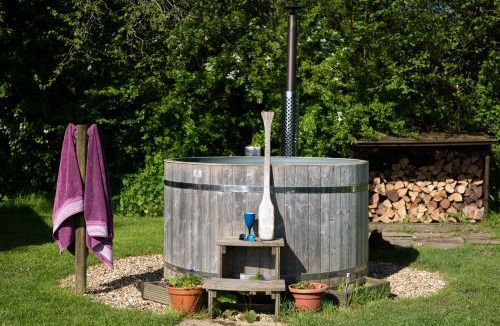 Saint Kew Ski Chalet | Safari Cornwall - 2 glamping units
