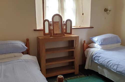 Brazzacott House | Saffron Cottage