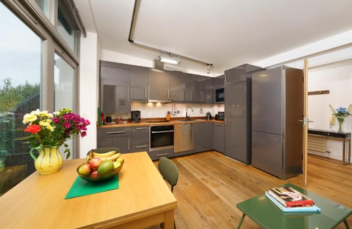 Notting Dale Apartment | Saint Anns