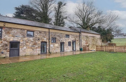 Weston Rhyn House | Sally's Barn PG Farm