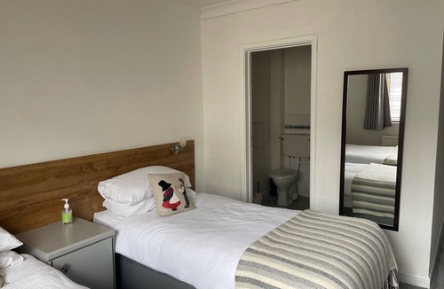 Felindre Farchog Hotel | Salutation Inn