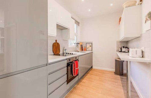 Shaftesbury Apartment | Samko Suites Clapham